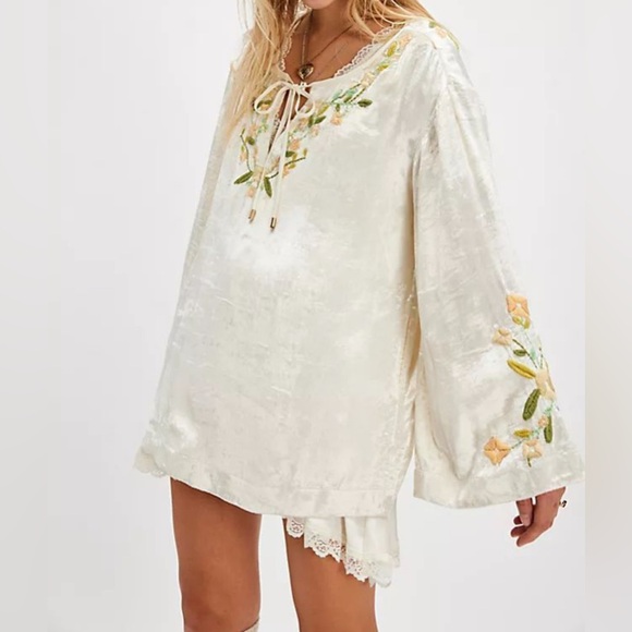 Free People Tops - Free People Ember Embroidered Floral Tunic Mini Dress Top Size XS Flare sleeve